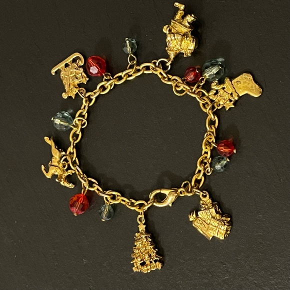Vintage Gold Tone Christmas Beaded Charm Bracelet - Picture 2 of 16